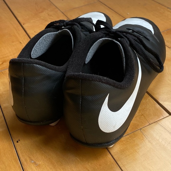 soccer shoes - Picture 4 of 4